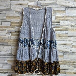 ​Easel Boho Vest Size Medium Tiered Floral Lace Open Front Cottagecore Feminine